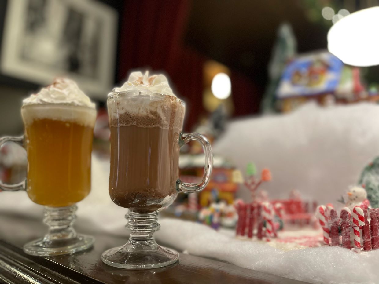 Hot Chocolate for Breakfast With Santa at Harry Caray's Tavern at Navy Pier