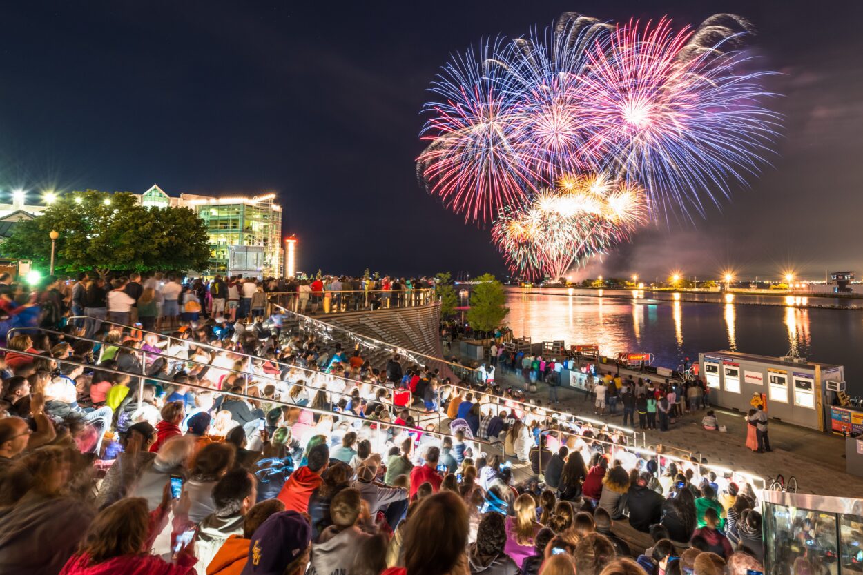 summer-fireworks-navy-pier