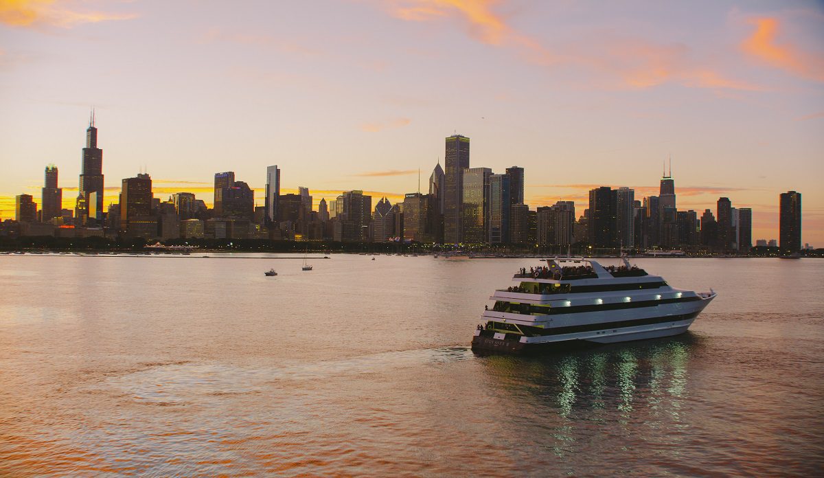 Navigating Navy Pier: Cruises & Tours