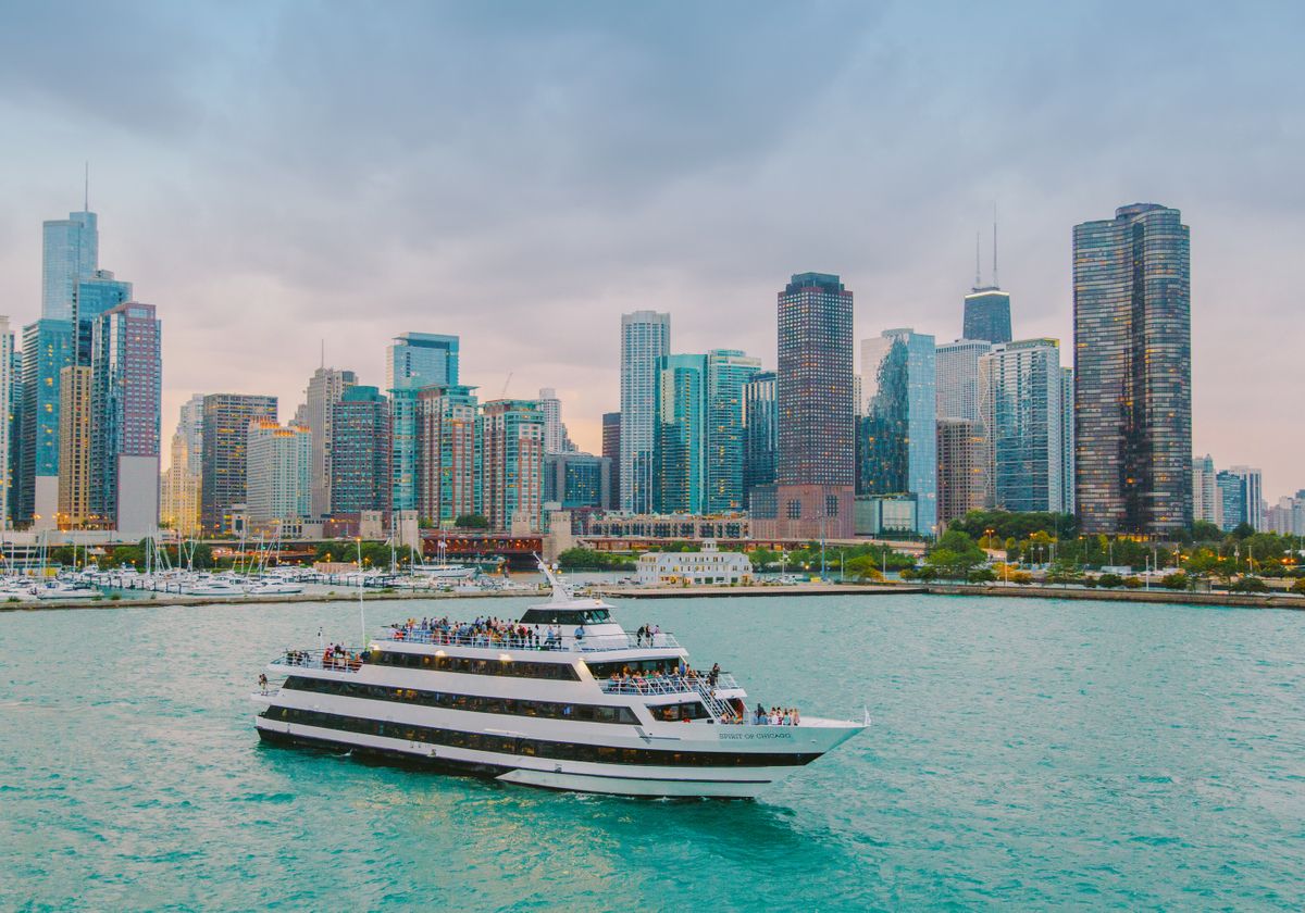 Chicago Signature Lunch Cruise on Lake Michigan