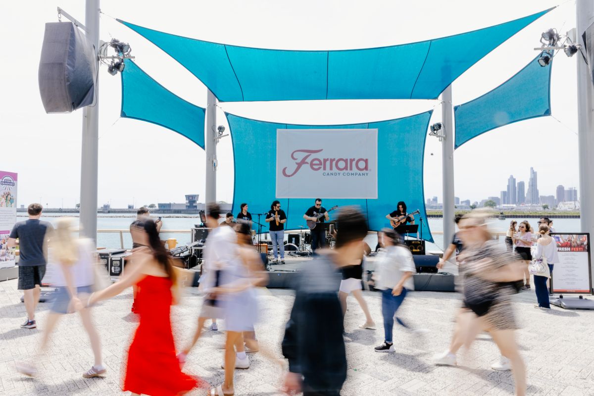 Ferrara Candy Wave Wall Stage