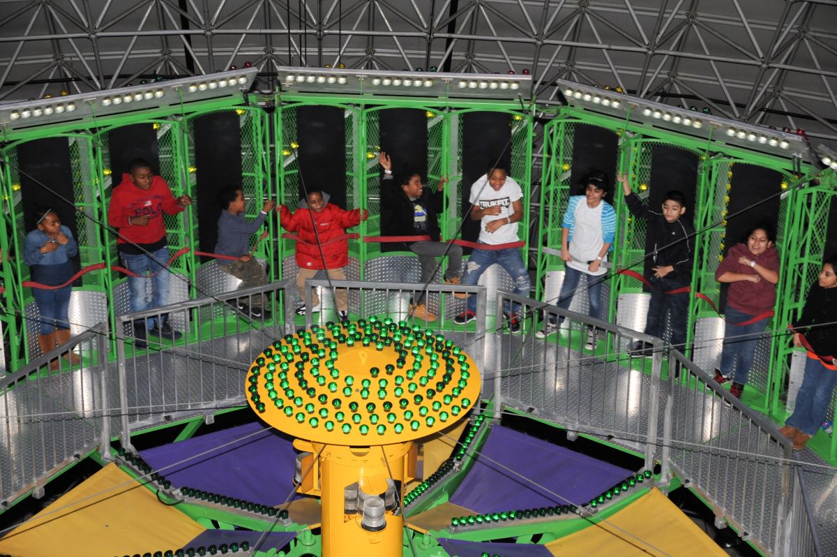 Winter WonderFest Returns to Navy Pier 16 web
