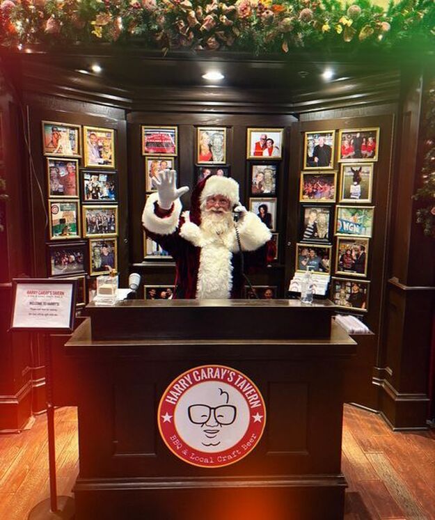 Santa Claus and kids at Harry Caray’s Tavern for Breakfast with Santa