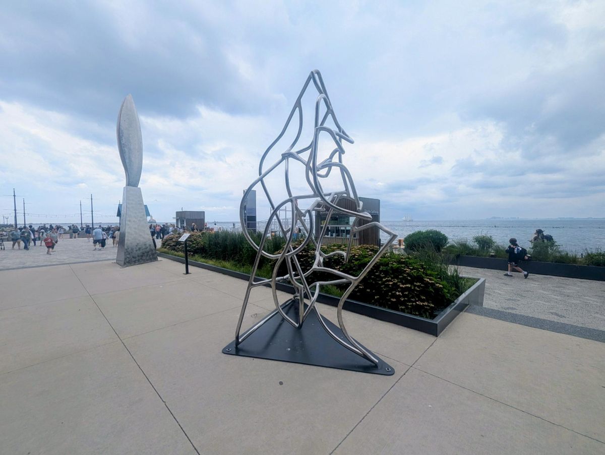 Art Installation: Artists at the Pier 3